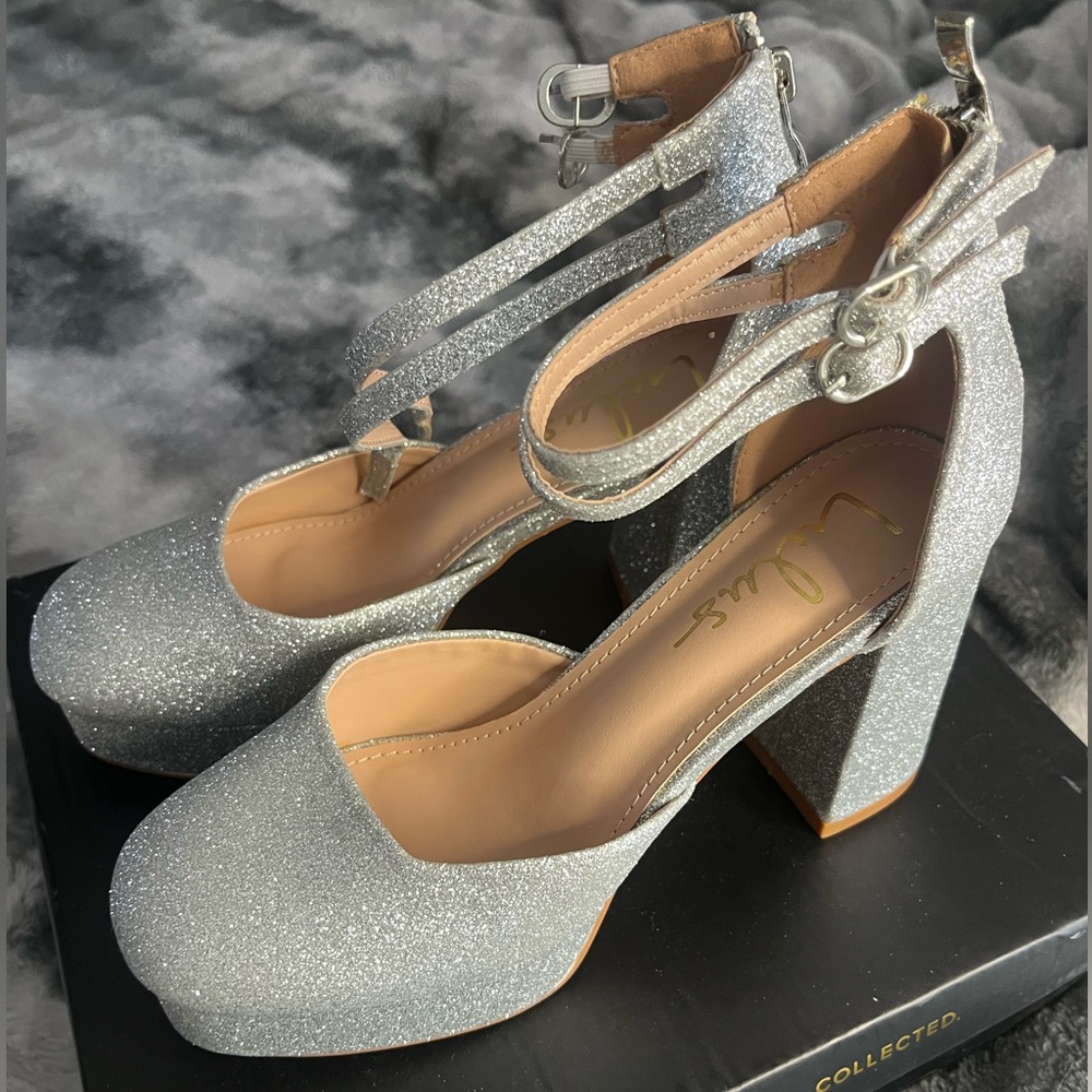 ✨ Lulu’s Sparkling Silver Block Heels – NEVER WORN ✨ perfect for wedding or Prom